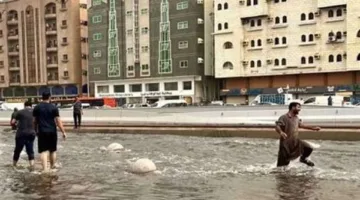الأرصاد السعودية تحذر 10 مناطق من سيول جارفة