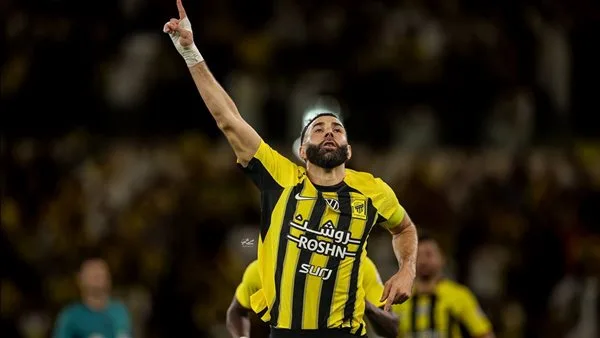 الاتحاد ينفرد بصدارة الدوري السعودي للمحترفين بعد الفوز على الاتفاق بثلاثية الاتحاد ينفرد بصدارة الدوري السعودي للمحترفين بعد الفوز على الاتفاق بثلاثية