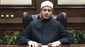 ما حكم ارتداء الملابس الداخلية تحت ملابس الإحرام؟.. أمين الفتوى يبين