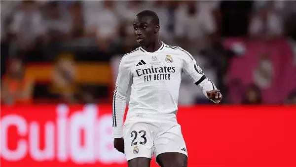 ريال مدريد يكشف تفاصيل إصابة ميندي بعد خروجه من نهائي كأس الملك