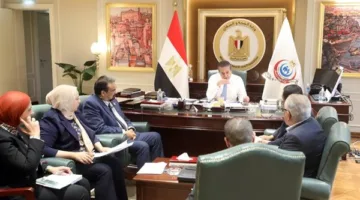 وزير الصحة يوجه بحصر الأدوية ذات البدائل المحلية.. وترشيد الاستخدام لتحقيق التوازن بين العلاج والنفقات