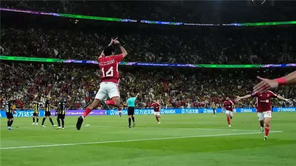فيفا يبرز إنجازات حسين الشحات مع الأهلي في كأس العالم للأندية