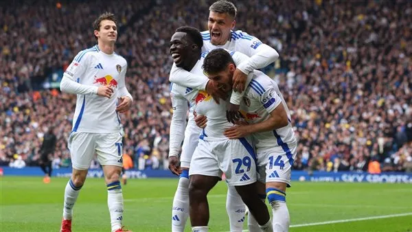 ليدز يونايتد يقترب من العودة إلى الدوري الإنجليزي الممتاز