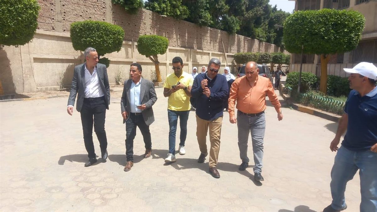 لمتابعة انتظام سير العمل وتوافر الأطقم الطبية.. السكرتير العام المساعد لمحافظة الجيزة يتفقد بعض المستشفيات