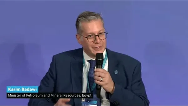 وزير البترول: نسعى لرفع نسبة الطاقات المتجددة في مزيج الطاقة إلى 42% بحلول 2030 وزير البترول: نسعى لرفع نسبة الطاقات المتجددة في مزيج الطاقة إلى 42% بحلول 2030