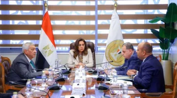 وزيرة التنمية المحلية: تقديم التيسيرات للمواطنين فى التصالح.. والتسهيل على المستثمرين لتوفيق أوضاع المحال غير المرخصة