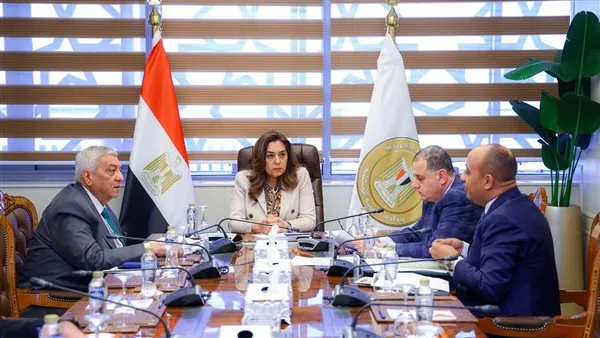 وزيرة التنمية المحلية: تقديم التيسيرات للمواطنين فى التصالح.. والتسهيل على المستثمرين لتوفيق أوضاع المحال غير المرخصة وزيرة التنمية المحلية: تقديم التيسيرات للمواطنين فى التصالح.. والتسهيل على المستثمرين لتوفيق أوضاع المحال غير المرخصة