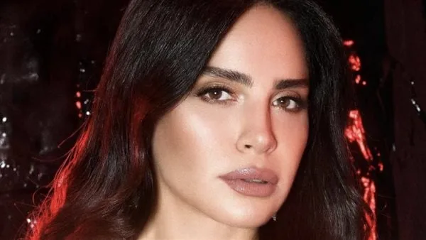 آمال ماهر: مينفعش أبعد عن الجمهور.. وأنصح المطربين المبتدئين بالتأني في الاختيار آمال ماهر: مينفعش أبعد عن الجمهور.. وأنصح المطربين المبتدئين بالتأني في الاختيار