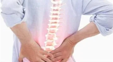 أبرزها وضعية الجلوس الخاطئ.. أسباب ألم الظهر