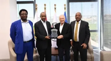 أبو ريدة يلتقي برئيس الاتحاد السوداني لبحث العلاقات بين الاتحادين