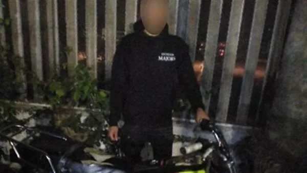 أدى حركات استعراضية.. القبض على قائد دراجة نارية لتعريضه حياة المواطنين للخطر