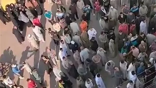 أهالي كفر الشيخ يشيعون جثمان السيدة المقتولة على يد زوج ابنتها | بث مباشر أهالي كفر الشيخ يشيعون جثمان السيدة المقتولة على يد زوج ابنتها | بث مباشر