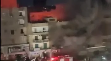 إصابة 4 أشخاص في حريق محل بشارع البوسطة في الزقازيق | صور