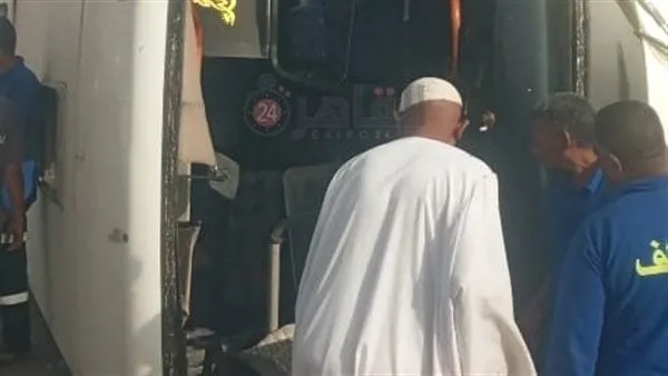 إصابة 50 سودانيًا إثر انقلاب أتوبيس ركاب بالطريق الصحراوي في أسوان إصابة 50 سودانيًا إثر انقلاب أتوبيس ركاب بالطريق الصحراوي في أسوان