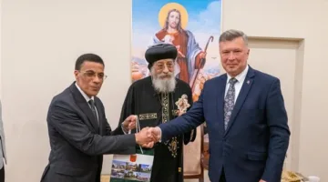 البابا تواضروس الثاني يلتقي عمدة بلدة برفينوف ببولندا | صور