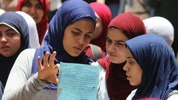 الثانوية العامة 2025.. الانتهاء من وضع أسئلة الامتحانات وتقليل عدد اللجان لمواجهة الغش | بث مباشر الثانوية العامة 2025.. الانتهاء من وضع أسئلة الامتحانات وتقليل عدد اللجان لمواجهة الغش | بث مباشر