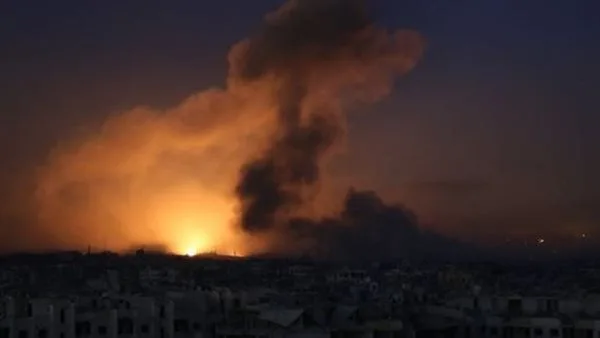 الدفاع السورية: حزب الله أطلق 5 قذائف مدفعية من لبنان تجاه القصير وتم الرد الدفاع السورية: حزب الله أطلق 5 قذائف مدفعية من لبنان تجاه القصير وتم الرد