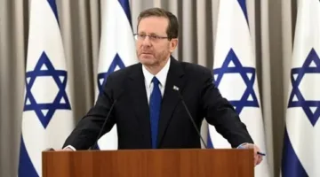 الرئيس الإسرائيلي يدعو لدراسة الإطاحة بنتنياهو مقابل عدم سجنه في قضايا الفساد