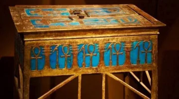 المتحف المصري بالتحرير يعلن عرض صندوق حلي يعود لعصر الدولة الحديثة | صور