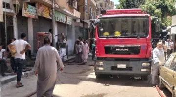 امتد للعمارة المجاورة.. السيطرة على حريق اندلع في مخزن تجاري بأسوان