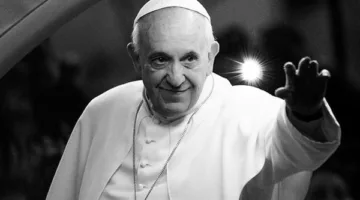 باريس تودع البابا فرنسيس بـ قرع الأجراس وإطفاء برج إيفل