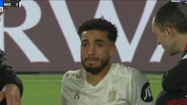 بسبب إصابة في الركبة.. محمد عبد المنعم يغادر مباراة نيس وباريس سان جيرمان باكيًا بسبب إصابة في الركبة.. محمد عبد المنعم يغادر مباراة نيس وباريس سان جيرمان باكيًا
