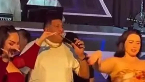 بسبب فيديو مسيء.. الموسيقيين توقف حمو بيكا عن العمل وتحيله للتحقيق| بث مباشر بسبب فيديو مسيء.. الموسيقيين توقف حمو بيكا عن العمل وتحيله للتحقيق| بث مباشر