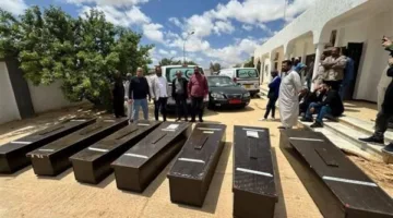 بعد أداء صلاة الجنازة.. نقل 7 جثامين لضحايا حادث التصادم في ليبيا إلى الفيوم
