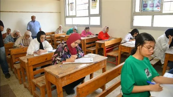 بعد تطبيق البوكليت.. التعليم: لا يوجد أي اختلاف في مواصفات الامتحان لطلاب الشهادة الإعدادية بعد تطبيق البوكليت.. التعليم: لا يوجد أي اختلاف في مواصفات الامتحان لطلاب الشهادة الإعدادية