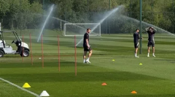 بعد تعافيهما من الإصابة.. عودة ديالو ودي ليخت إلى تدريبات مانشستر يونايتد