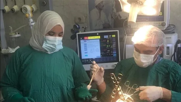 بيان الصحة عن إنقاذ سيدة وجنينها يثير غضب التمريض بسبب إغفال أسمائهم.. والوزارة تتراجع تحت ضغط التعليقات