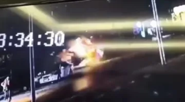 تسبب في إصابة 3 أشخاص.. ضبط سائق اصطدم بعربة وجبات سريعة في حي الزهور ببورسعيد| فيديو