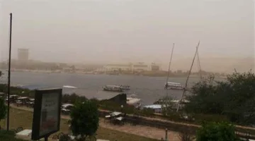 تفاصيل غلق حركة الملاحة النهرية في أسوان بسبب التقلبات الجوية | بث مباشر