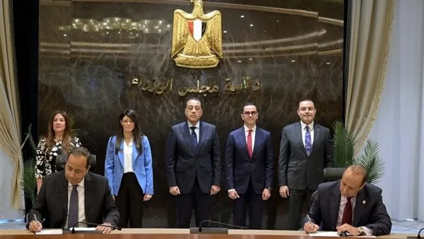 توقيع عقد اتفاقية التحالف الاستراتيجي لتعزيز صناعة الأدوية في مصر والحصول على تأهيل FDA توقيع عقد اتفاقية التحالف الاستراتيجي لتعزيز صناعة الأدوية في مصر والحصول على تأهيل FDA