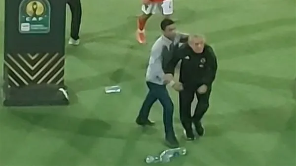 جماهير الأهلي تهاجم كولر بعد وداع دوري أبطال إفريقيا | صور جماهير الأهلي تهاجم كولر بعد وداع دوري أبطال إفريقيا | صور