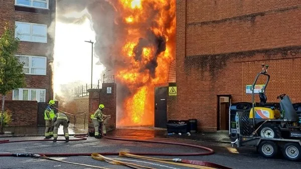 حريق ضخم في محطة كهرباء بالعاصمة البريطانية لندن