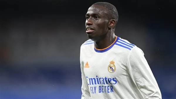 خضع لعملية جراحية.. ريال مدريد يكشف تطورات إصابة فيرلاند ميندي