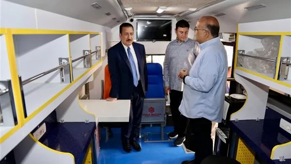 داخل أتوبيس.. مكتبة مصر المتنقلة تقدم خدمات ثقافية في شوارع المنوفية| صور داخل أتوبيس.. مكتبة مصر المتنقلة تقدم خدمات ثقافية في شوارع المنوفية| صور