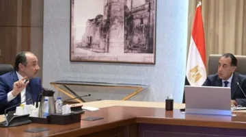 رئيس الوزراء يتابع مع وزير قطاع الأعمال العام آخر مستجدات مشروعات تطوير صناعة الغزل والنسيج