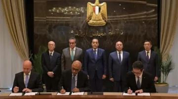 رئيس الوزراء يشهد توقيع اتفاق للتصنيع المحلي لأكياس وقِرَب جمع الدم