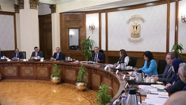 رئيس الوزراء يطالب بإنشاء منصة رقمية خاصة بالإجراءات المتعلقة بالحصول على التراخيص