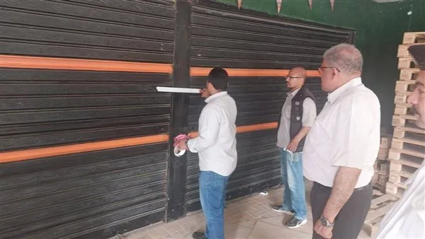 رئيس حي مدينة نصر: غلق وتشميع محال وكافيهات مخالفة بسوق 27 بشارع نور الدين بهجت| صور رئيس حي مدينة نصر: غلق وتشميع محال وكافيهات مخالفة بسوق 27 بشارع نور الدين بهجت| صور