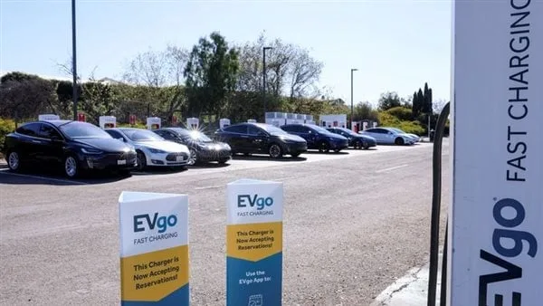 شركات صناعة السيارات الكبرى تُطالب الكونجرس بمنع خطة كاليفورنيا لبيع المركبات العاملة بالبنزين شركات صناعة السيارات الكبرى تُطالب الكونجرس بمنع خطة كاليفورنيا لبيع المركبات العاملة بالبنزين