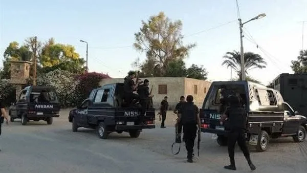 صفقة أسلحة من مطروح.. حبس المتهمين بحيازة بنادق وذخيرة داخل سيارة في قنا صفقة أسلحة من مطروح.. حبس المتهمين بحيازة بنادق وذخيرة داخل سيارة في قنا