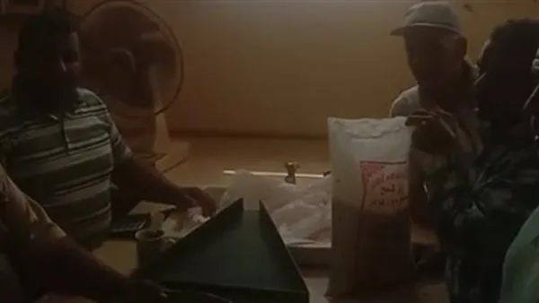 صوامع سوهاج تستقبل توريد القمح من المزارعين مع بدء موسم الحصاد| بث مباشر صوامع سوهاج تستقبل توريد القمح من المزارعين مع بدء موسم الحصاد| بث مباشر