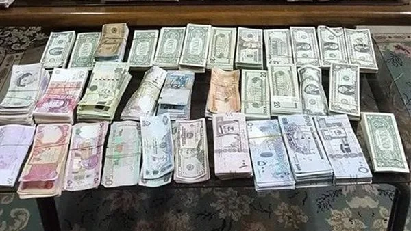 ضبط عدد من قضايا الإتجار في العملة بقيمة 5 ملايين جنيه ضبط عدد من قضايا الإتجار في العملة بقيمة 5 ملايين جنيه