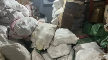 ضبط وإعدام أكثر من 2 طن أغذية ومشروبات خلال حملة مكبرة على الأسواق في دهب| صور