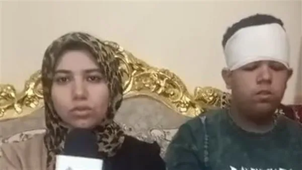 طالب يعتدي على زميله بآلة حادة في دمياط.. ووالدة الضحية: ضربه بكاتر وفتح دماغه 150 غرزة| بث مباشر طالب يعتدي على زميله بآلة حادة في دمياط.. ووالدة الضحية: ضربه بكاتر وفتح دماغه 150 غرزة| بث مباشر