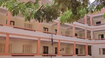 طالب يعتدي على زميله بسلاح أبيض داخل مدرسة في الدقهلية