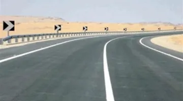 غلق طريق الواحات الفرافرة في الاتجاهين بسبب الرياح والعاصفة الترابية| خاص